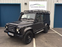 LAND ROVER DEFENDER 110